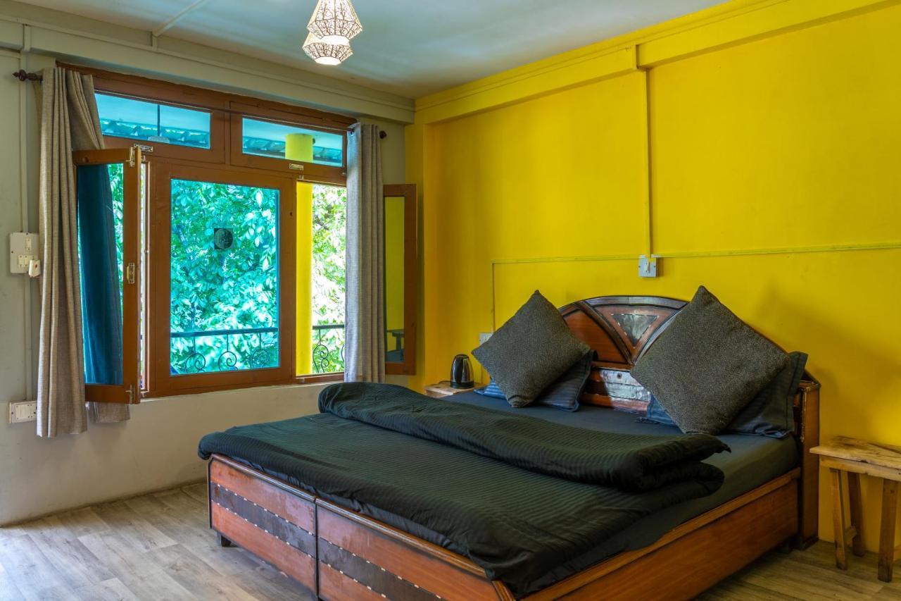 Whoopers Hostel Tosh Dış mekan fotoğraf