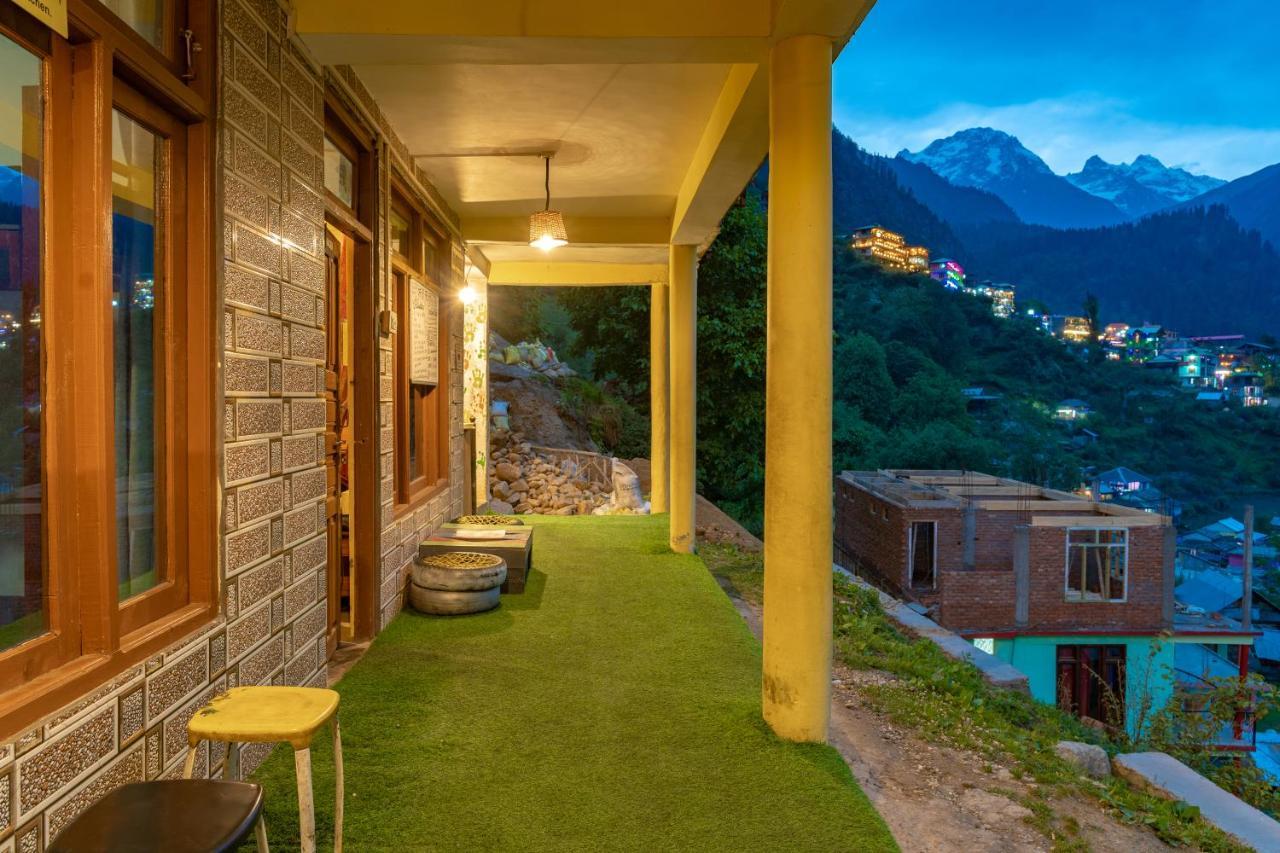Whoopers Hostel Tosh Dış mekan fotoğraf