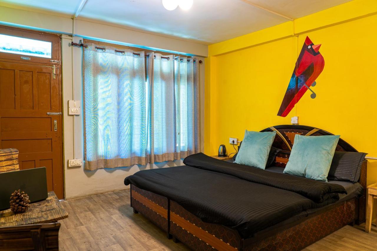 Whoopers Hostel Tosh Dış mekan fotoğraf