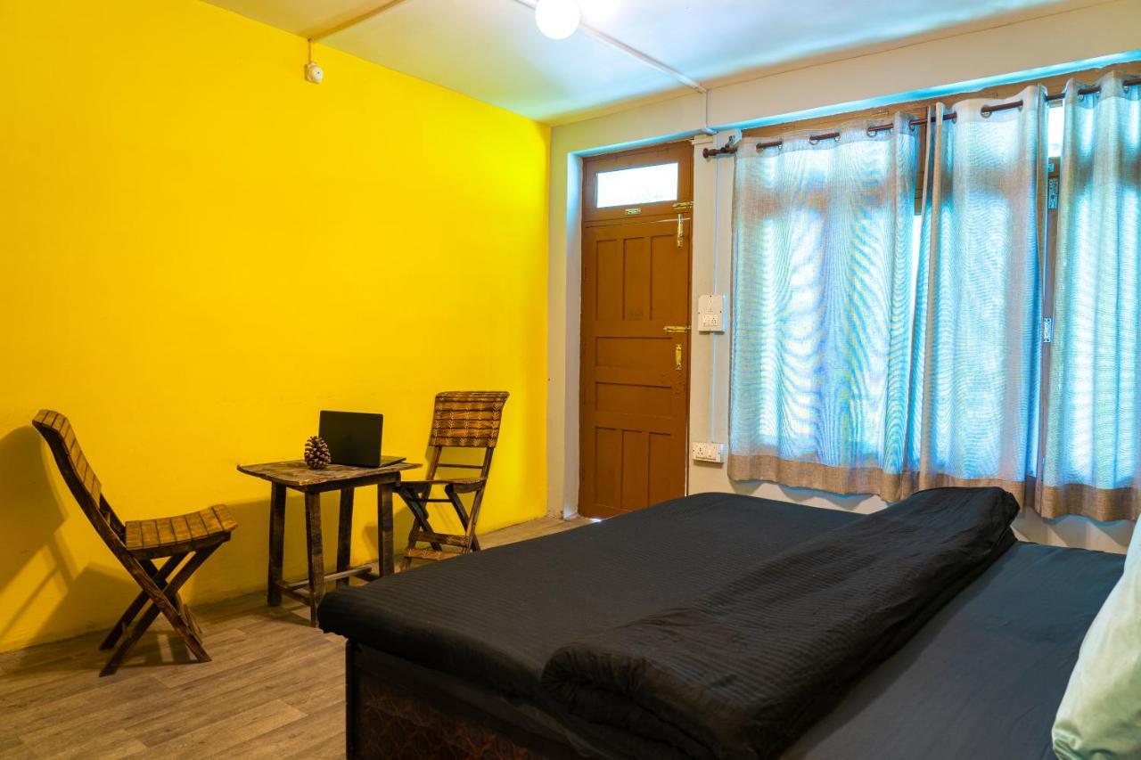 Whoopers Hostel Tosh Dış mekan fotoğraf