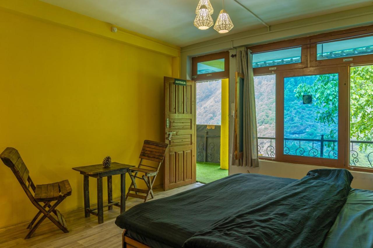 Whoopers Hostel Tosh Dış mekan fotoğraf