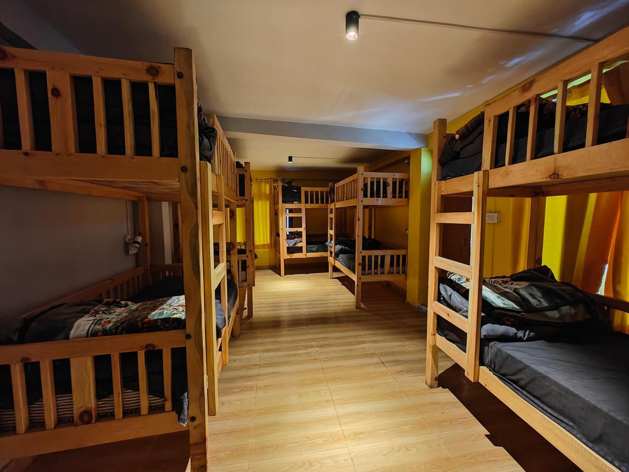 Whoopers Hostel Tosh Dış mekan fotoğraf